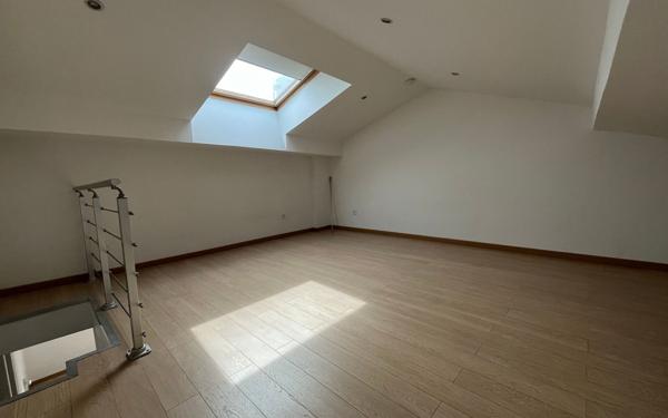 Appartement à louer    2 pièces • 50 m2 Charnay-lès-Mâcon