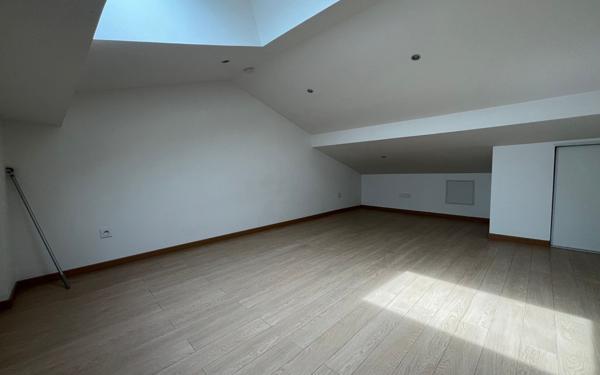 Appartement à louer    2 pièces • 50 m2 Charnay-lès-Mâcon