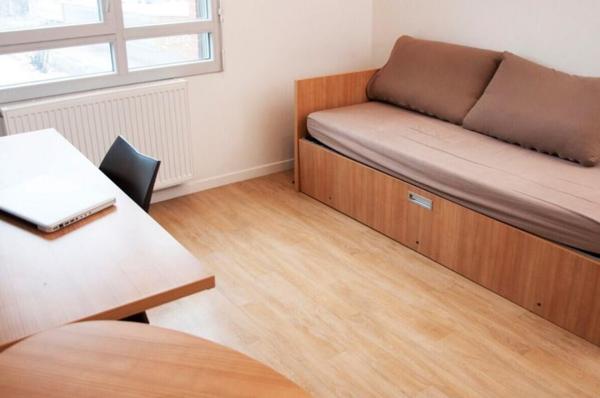 INVESTISSEMENT LOCATIF  Cachan  Résidence Étudiante Studea Cachan  5.92 % de rentabilité