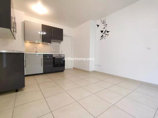 Location                                                      Appartement
                        
                     2 pièces                      30 m2                     à Sucy-en-Brie