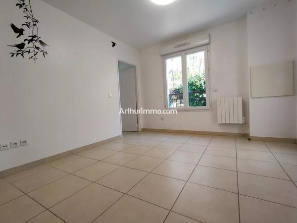 Location                                                      Appartement
                        
                     2 pièces                      30 m2                     à Sucy-en-Brie