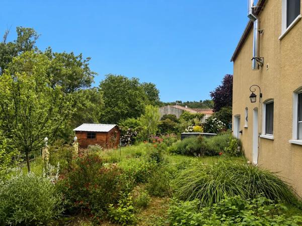 Spacieuse Maison Individuelle avec Jardin, à Proximité du Centre de Limoux