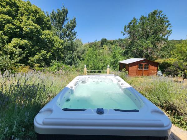 Spacieuse Maison Individuelle avec Jardin, à Proximité du Centre de Limoux