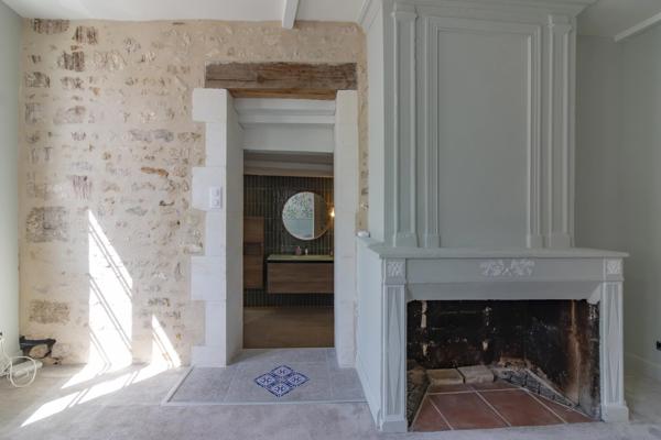 Maison de ville attrayante remplie de caractère et avec une terrasse sur le toit offrant une vue sur la rivière