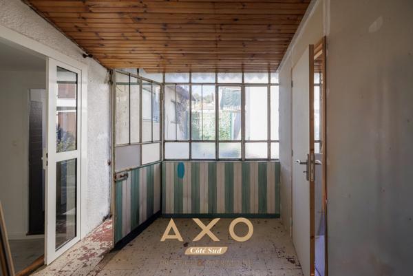 EXCLUSIVITE - MEYREUIL - MAISON DE VILLE - 113 M2 - T3 - GARAGE 80 M2 - CAVE - COUR - 380 000€