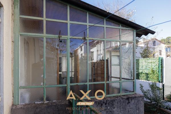 EXCLUSIVITE - MEYREUIL - MAISON DE VILLE - 113 M2 - T3 - GARAGE 80 M2 - CAVE - COUR - 380 000€