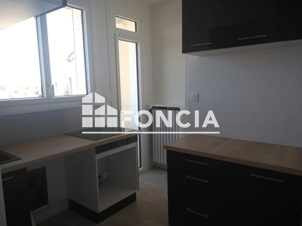 Location Appartement 2 pièces 46.92 m² - 2 RUE BONCENNE Poitiers 86000