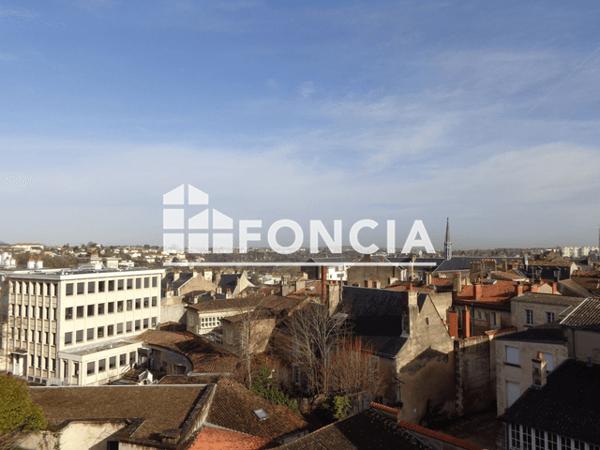 Location Appartement 2 pièces 46.92 m² - 2 RUE BONCENNE Poitiers 86000