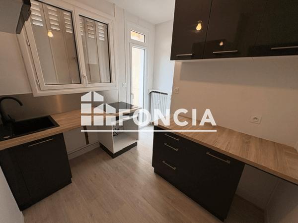 Location Appartement 2 pièces 46.92 m² - 2 RUE BONCENNE Poitiers 86000