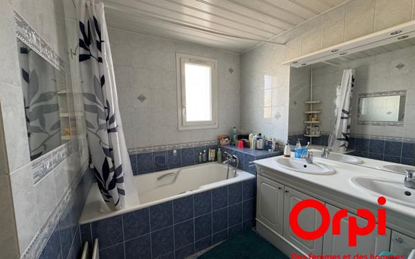 Maison à vendre    5 pièces • 115,17 m2 Montigny-le-Bretonneux