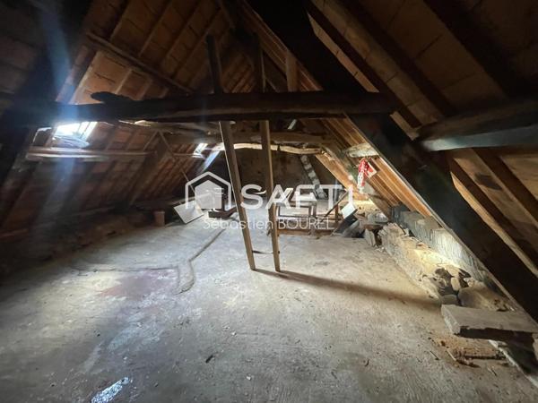 Hennebont, maison en pierre, jardin, dépendances