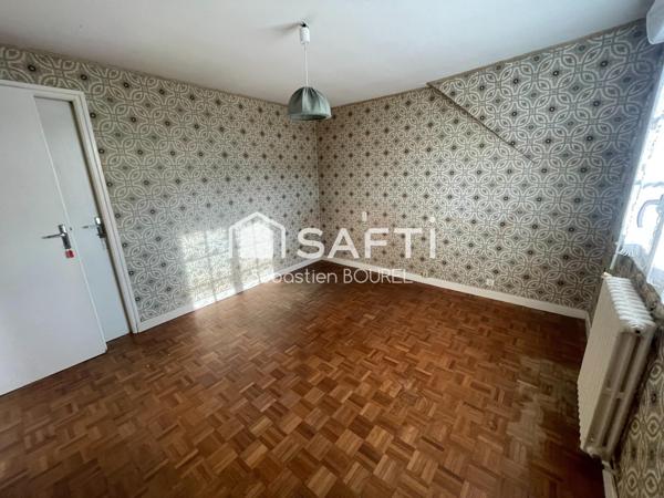 Hennebont, maison en pierre, jardin, dépendances