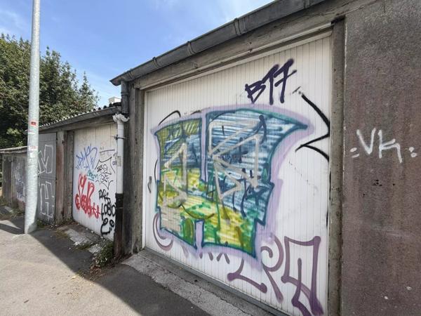 Location                                                      Garage
                        
                                                            à Brest