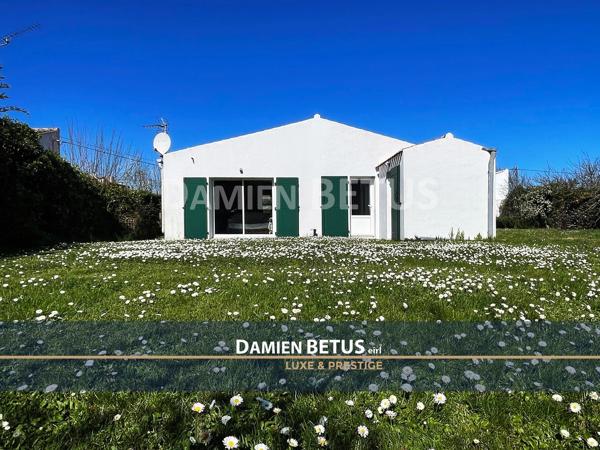 Maison à vendre 3 pièces  L'ILE D'YEU (85) PORT-JOINVILLE, au calme, avec jardin.