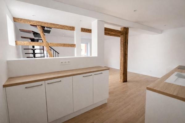 Maison TRIPLEX - COMME NEUF