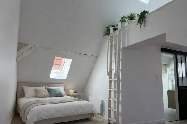 Maison TRIPLEX - COMME NEUF