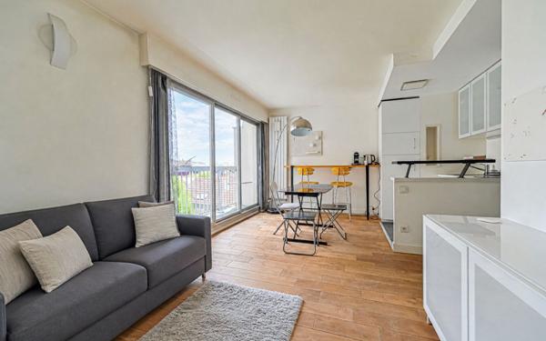 Appartement à vendre    1 pièce • 28 m2 Paris 18