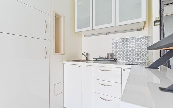 Appartement à vendre    1 pièce • 28 m2 Paris 18