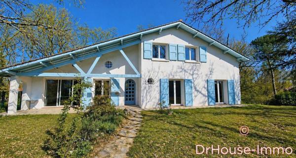 Maison à vendre 8 pièces de 215 m²