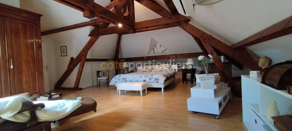 Vente
                Maison175 m² - 6 Pièces -
                    LA CHARITE SUR LOIRE (58400)