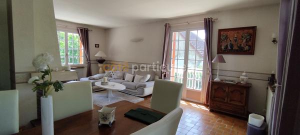 Vente
                Maison175 m² - 6 Pièces -
                    LA CHARITE SUR LOIRE (58400)
