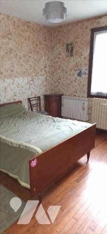 BASSOUES, ancienne ferme et dépendances  au bout du chemin