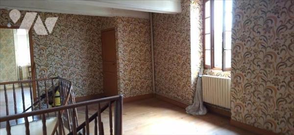 BASSOUES, ancienne ferme et dépendances  au bout du chemin