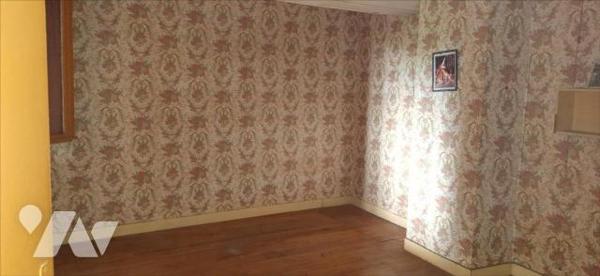 BASSOUES, ancienne ferme et dépendances  au bout du chemin