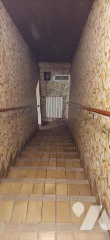 BASSOUES, ancienne ferme et dépendances  au bout du chemin