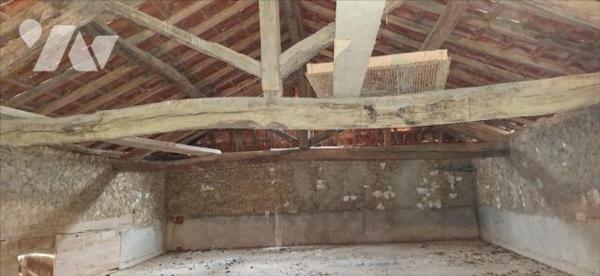 BASSOUES, ancienne ferme et dépendances  au bout du chemin