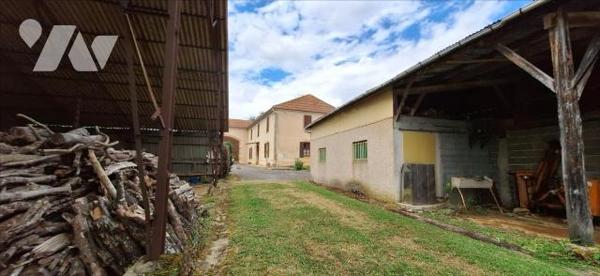 BASSOUES, ancienne ferme et dépendances  au bout du chemin