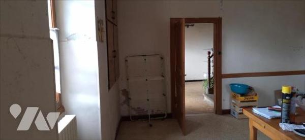 BASSOUES, ancienne ferme et dépendances  au bout du chemin