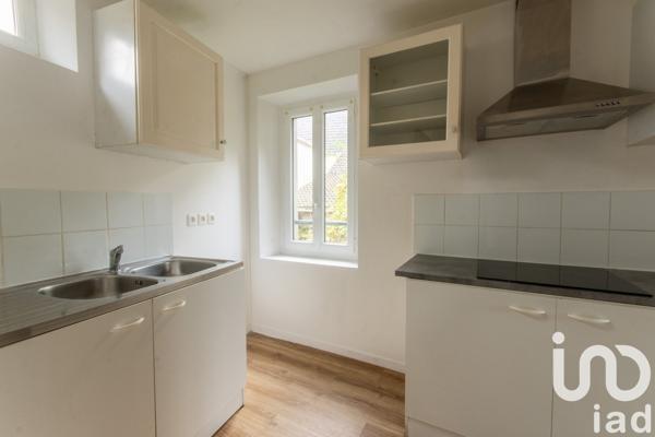 Appartement 2 pièces de 34 m² à Neauphle-le-Château (78640)