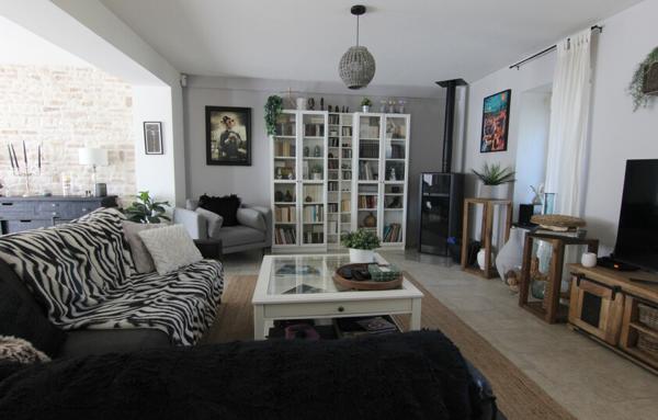 TOURNUS MAISON EN PIERRE 122 M2