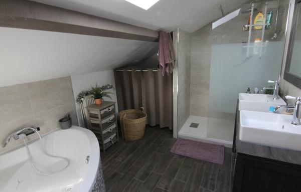 TOURNUS MAISON EN PIERRE 122 M2