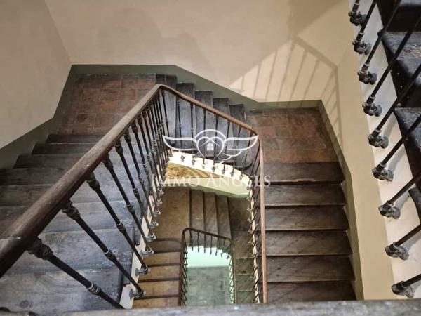 Maison de ville XXL – 2 appartements + dépendances – Gros potentiel !