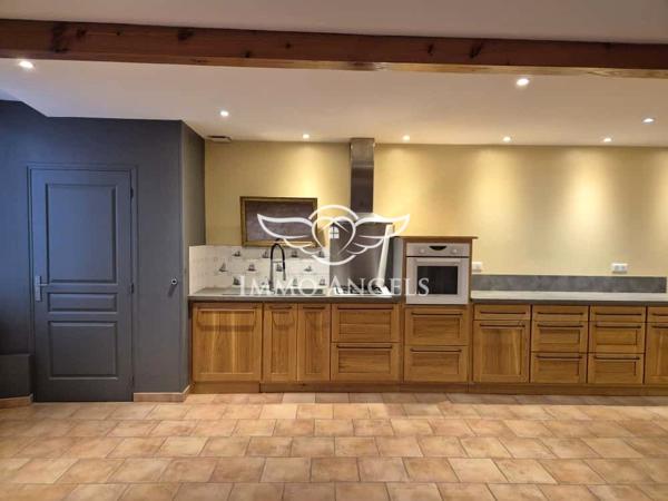 Maison de ville XXL – 2 appartements + dépendances – Gros potentiel !