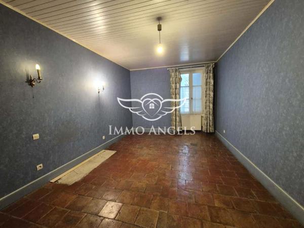 Maison de ville XXL – 2 appartements + dépendances – Gros potentiel !