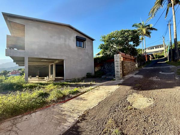 🏡 EXCLUSIVITÉ – Maison neuve avec vue mer panoramique + fort potentiel d’investissement  Le Tampon – Bras de Pontho (97430) 💰 299 500 € FAI