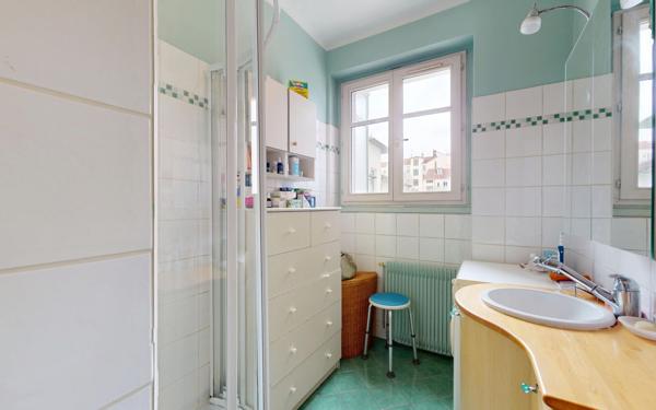 Appartement à vendre    3 pièces • 68,66 m2 Lyon 6