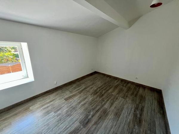 SAINTE GEMME LA PLAINE 85400 AUX PORTES DE LUCON ADORABLE FERMETTE RENOVEE 4 CHAMBRES SUR 671M² CLOS