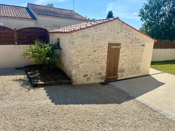 SAINTE GEMME LA PLAINE 85400 AUX PORTES DE LUCON ADORABLE FERMETTE RENOVEE 4 CHAMBRES SUR 671M² CLOS