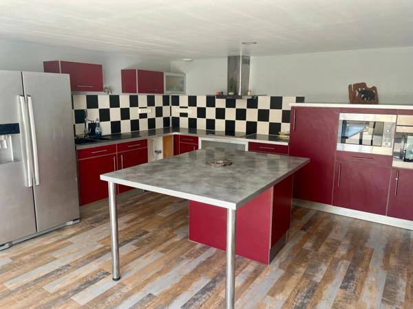 SAINTE GEMME LA PLAINE 85400 AUX PORTES DE LUCON ADORABLE FERMETTE RENOVEE 4 CHAMBRES SUR 671M² CLOS