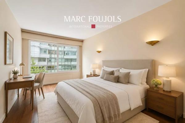 Paris XVI Appartement traversant de 101 m2 avec balcons