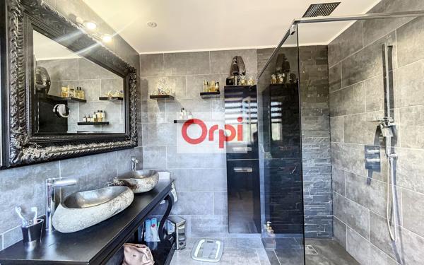 Maison à vendre    7 pièces •  Porto-Vecchio