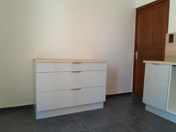 CAUMONT SUR DURANCE - ENTRE AVIGNON ET CAVAILLON - GRANDE MAISON FAMILIALE A VENDRE AVEC GRANDE PISCINE SUR 1200 M²