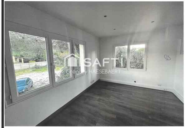 idéal Promoteur :locaux/terrain constructible idéalement situé sortie d’Autoroute