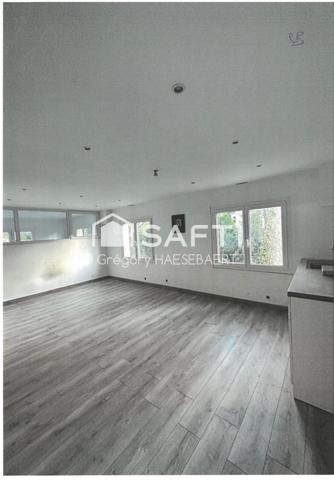 idéal Promoteur :locaux/terrain constructible idéalement situé sortie d’Autoroute