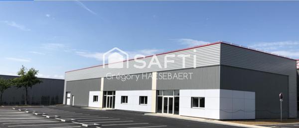 idéal Promoteur :locaux/terrain constructible idéalement situé sortie d’Autoroute