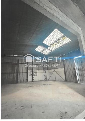 idéal Promoteur :locaux/terrain constructible idéalement situé sortie d’Autoroute